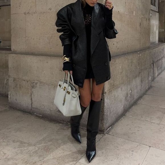 Black boots  - Picture 1 of 16